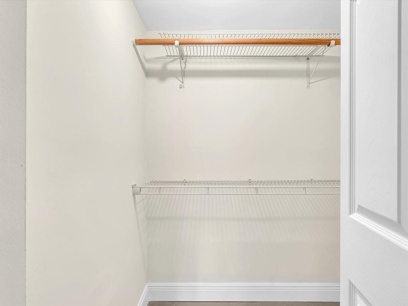 Closet Bedroom 2