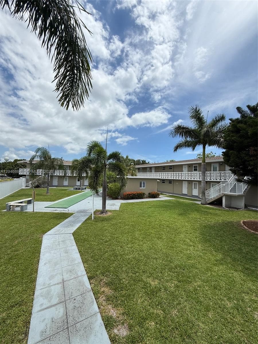 BONITA SPRINGS CONDO · #53 in Pompano Beach - Photo 9