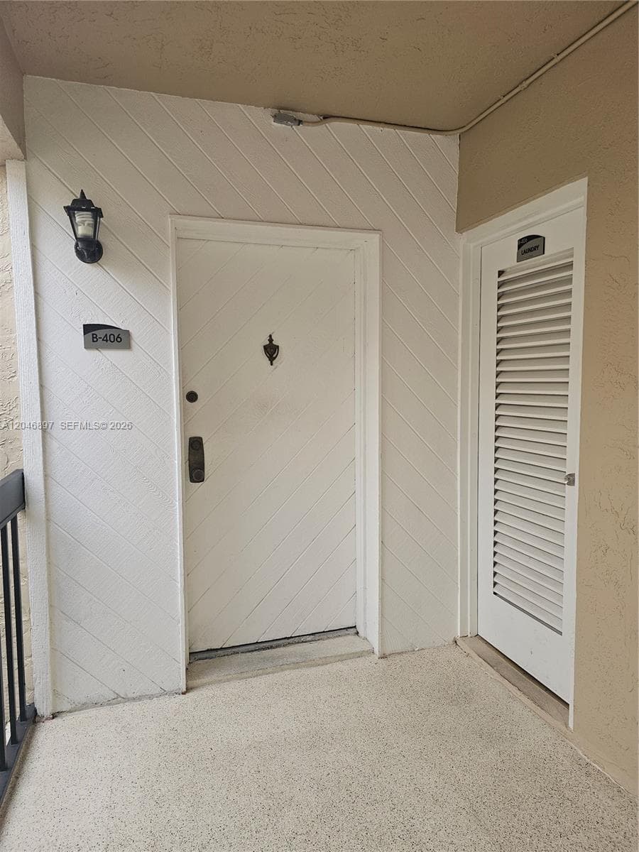 Summertree Village · #406-2 in Miami - Photo 4