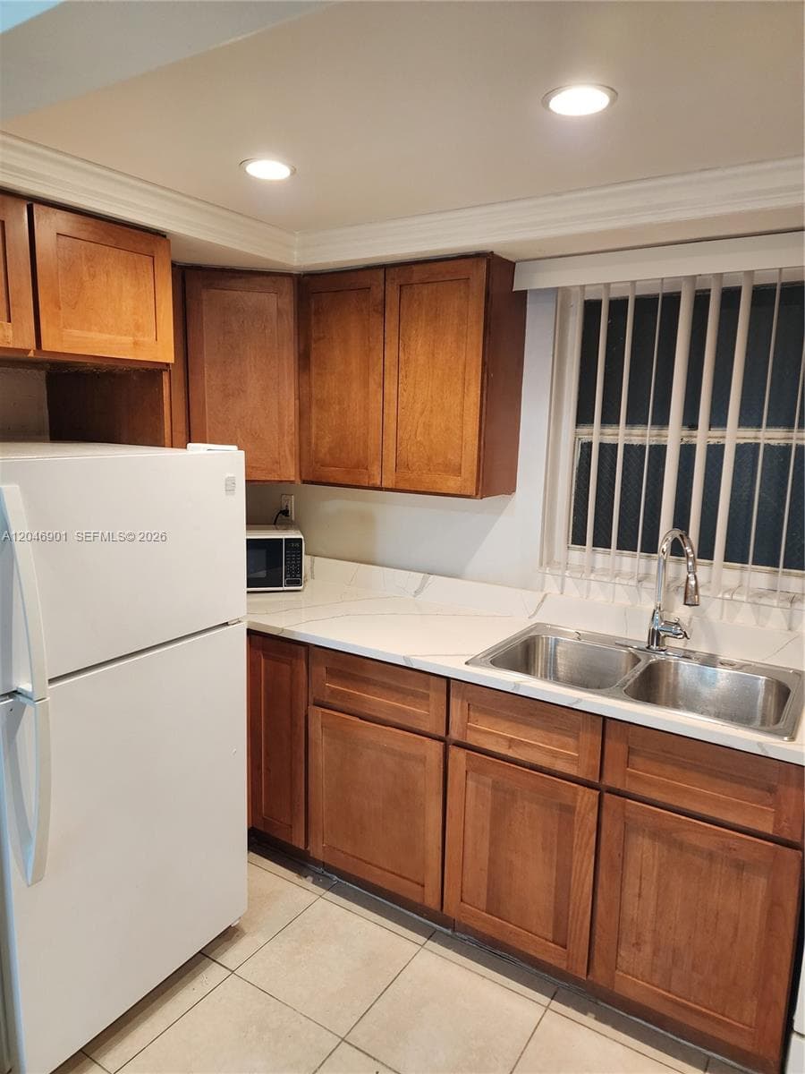 VILLAGE AT DADELAND CONDO · #K110 in Miami - Photo 2