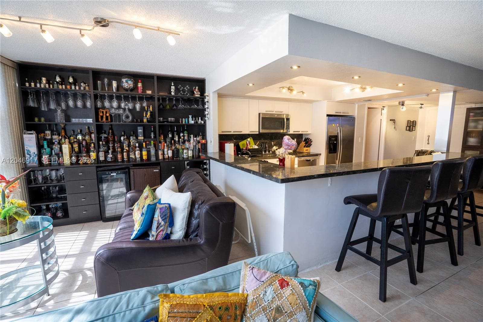 DeSoto Park South Condo · #117 in Hallandale Beach - Photo 2