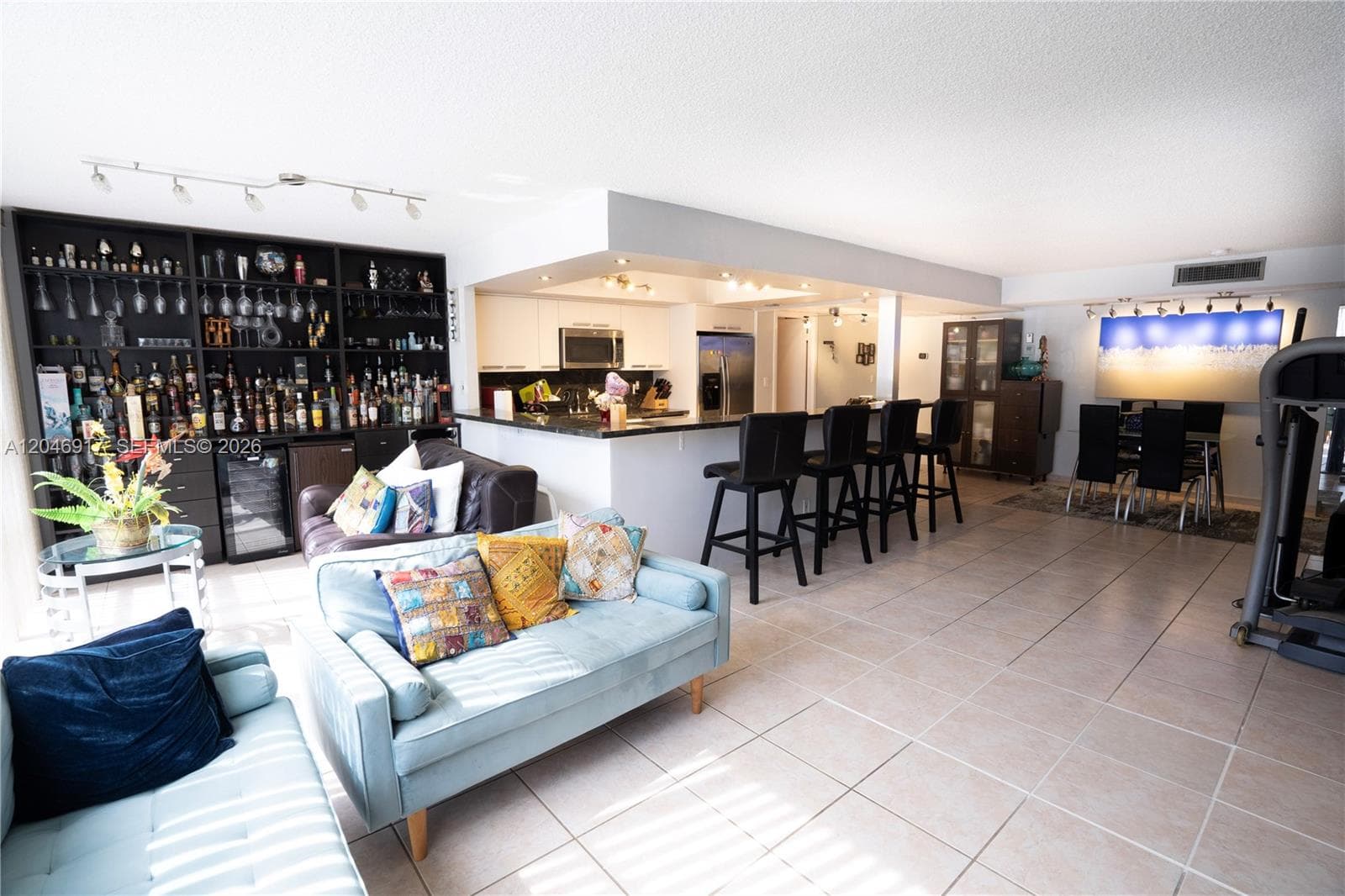 DeSoto Park South Condo · #117 in Hallandale Beach - Photo 8