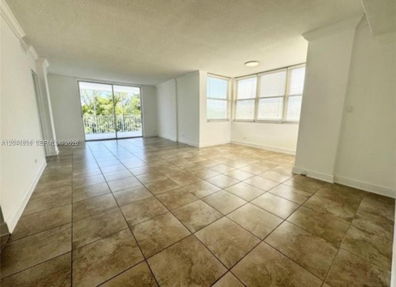 Eastern Shores White Hous · #315 in North Miami Beach - Photo 6