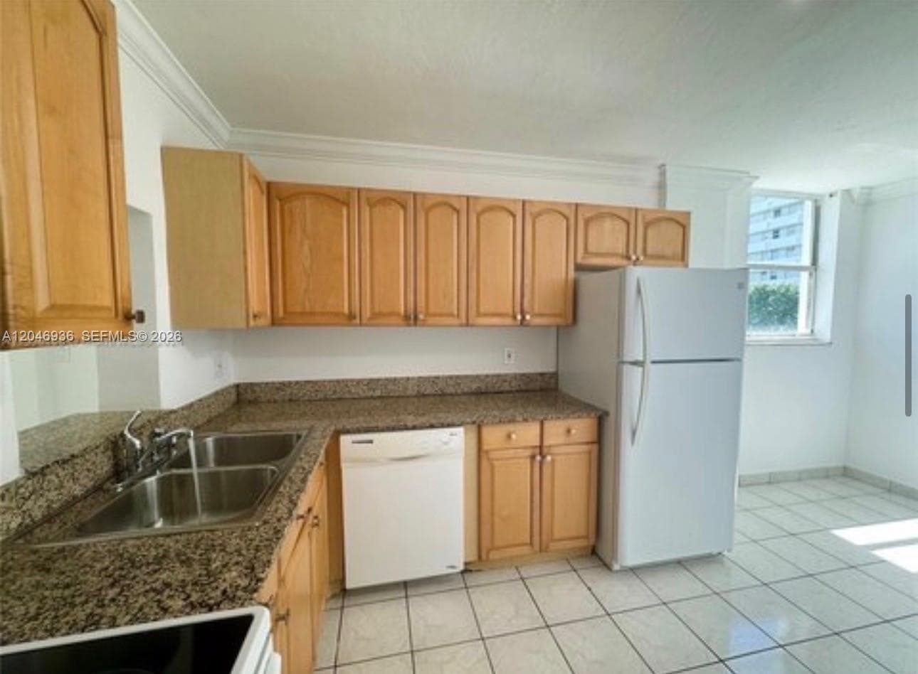 Eastern Shores White Hous · #315 in North Miami Beach - Photo 13