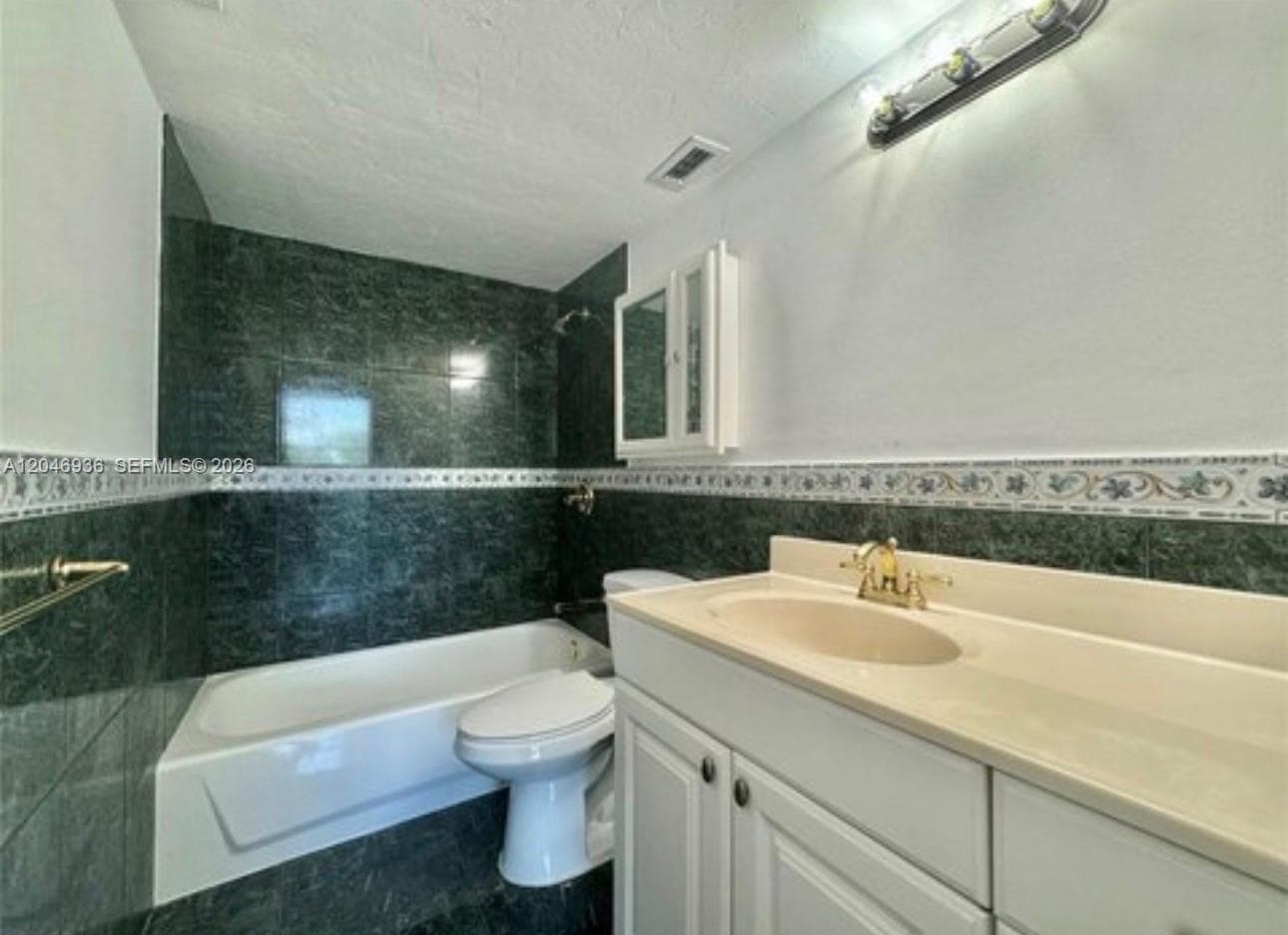 Eastern Shores White Hous · #315 in North Miami Beach - Photo 11