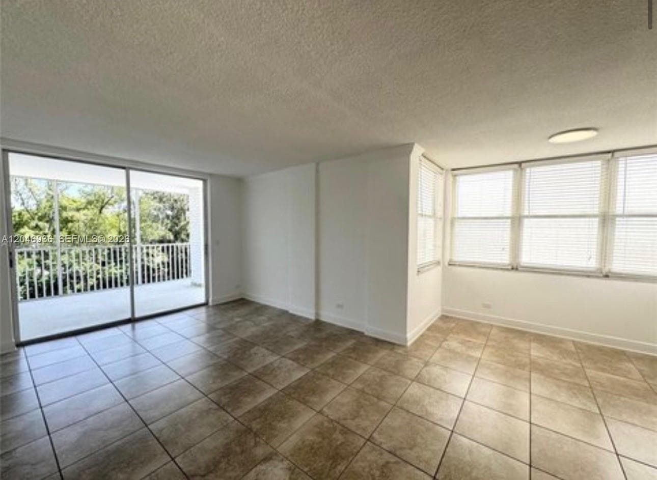 Eastern Shores White Hous · #315 in North Miami Beach - Photo 8