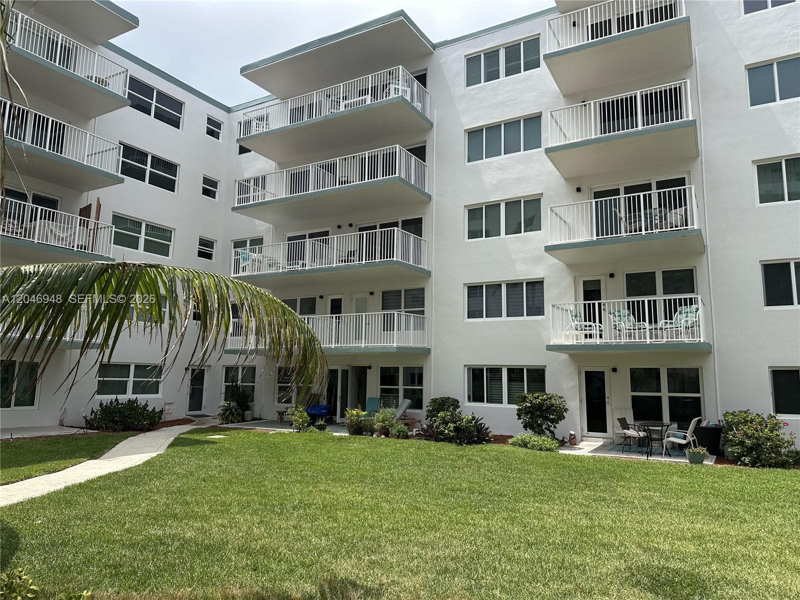 JADE BEACH VILLAS CONDO · #304E in Lauderdale By The Sea - Photo 32