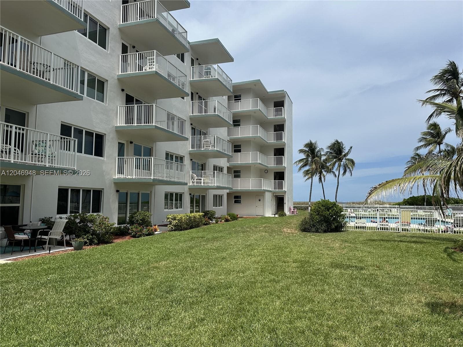 JADE BEACH VILLAS CONDO · #304E in Lauderdale By The Sea - Photo 31