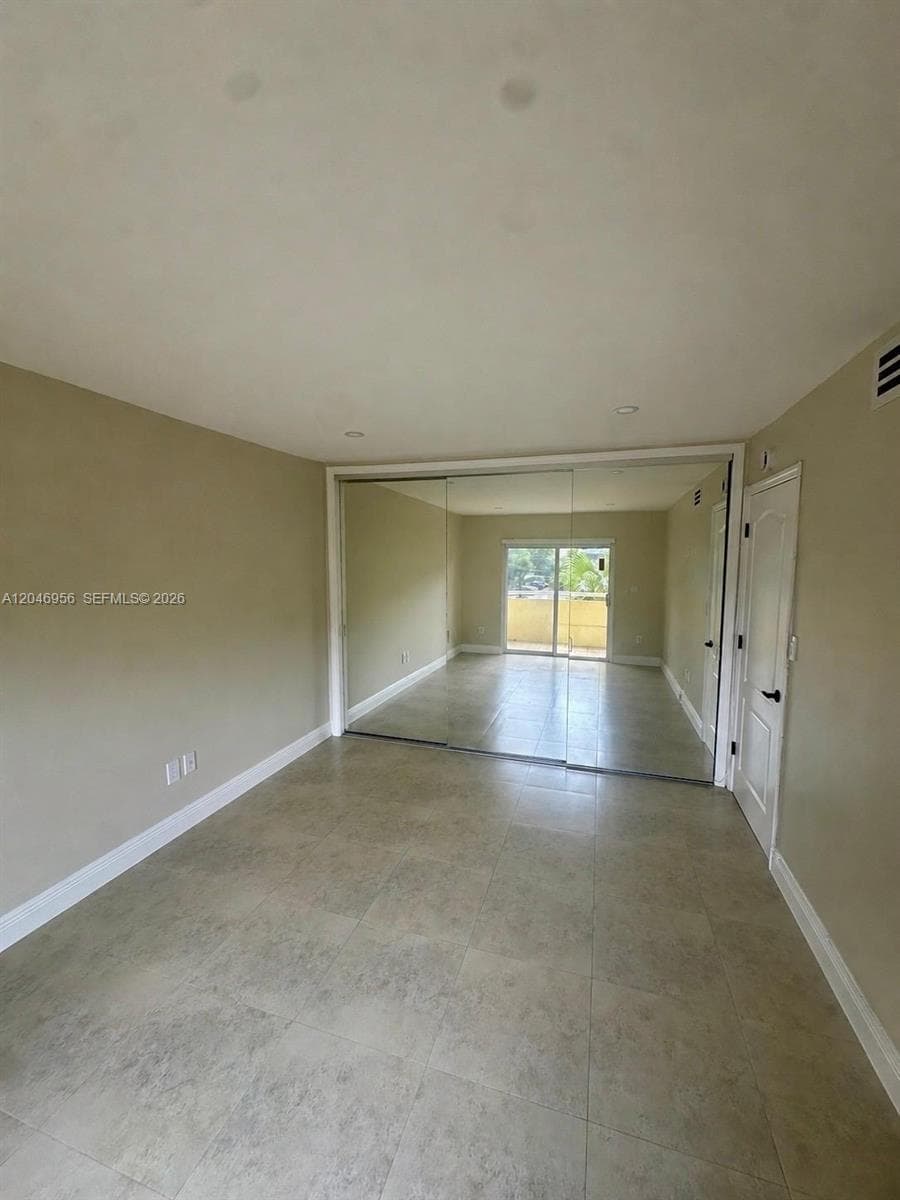 SUNSET POINT CONDO · #104 in South Miami - Photo 6