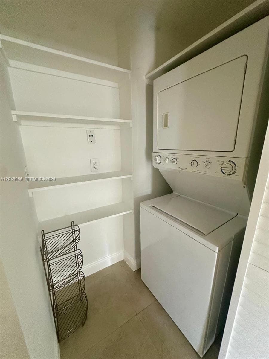 SUNSET POINT CONDO · #104 in South Miami - Photo 13