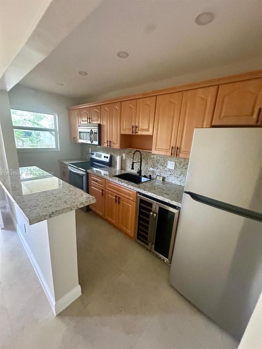 SUNSET POINT CONDO · #104 in South Miami - Photo 12