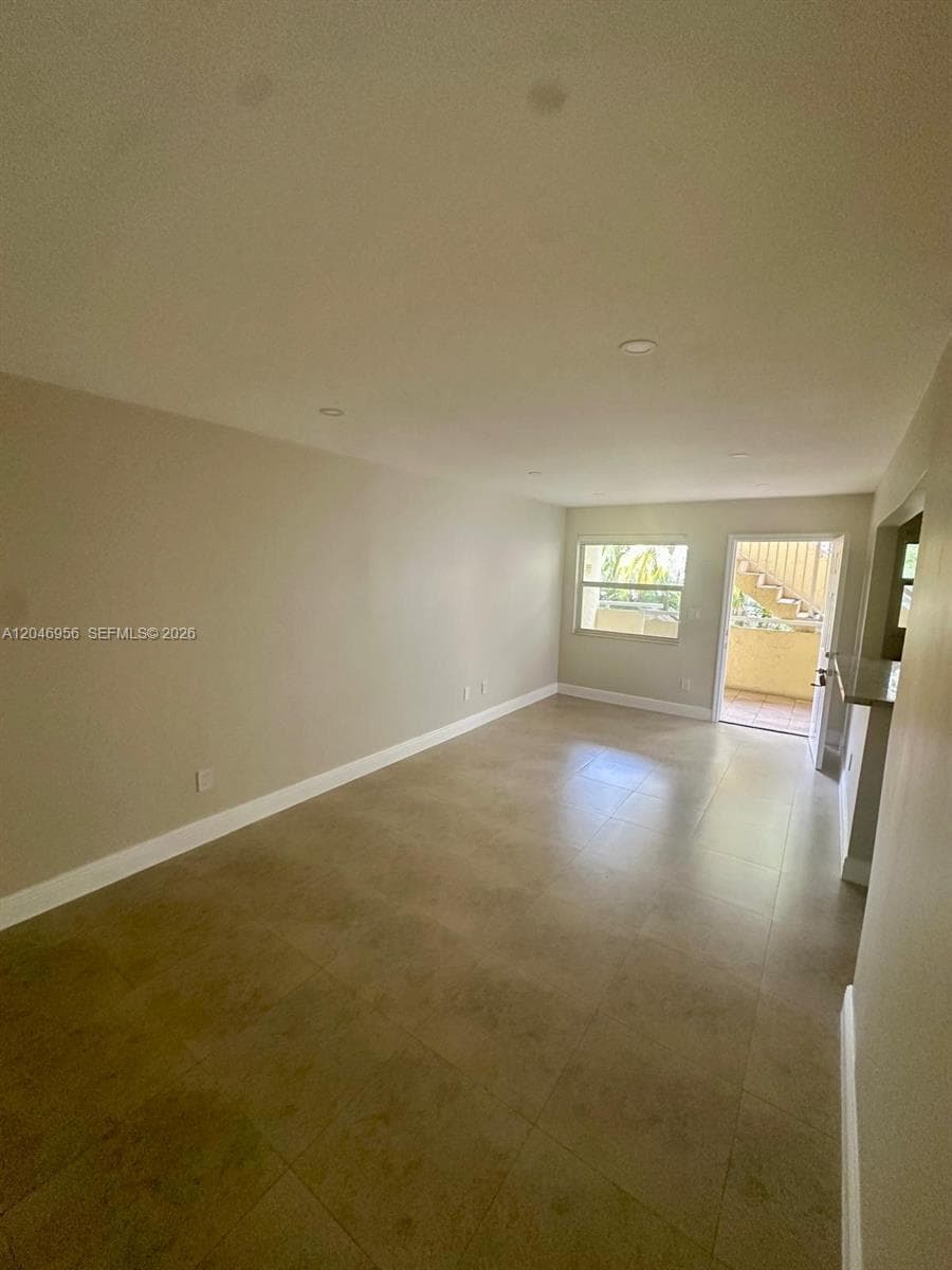SUNSET POINT CONDO · #104 in South Miami - Photo 10