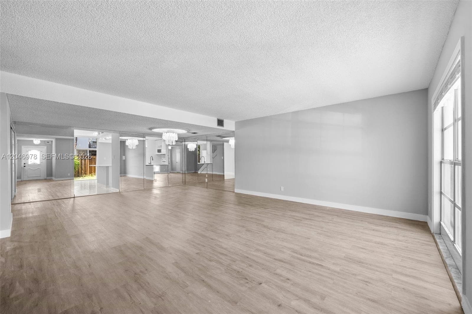VENETIAN PARK III · #122 in Hallandale Beach - Photo 4