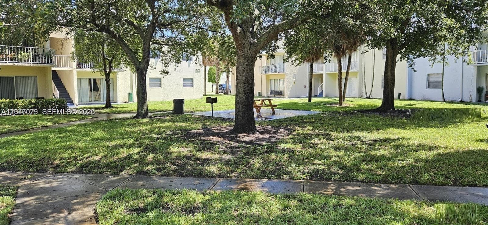 CLEAR LAKE PALMS CONDO · #203 in West Palm Beach - Photo 27