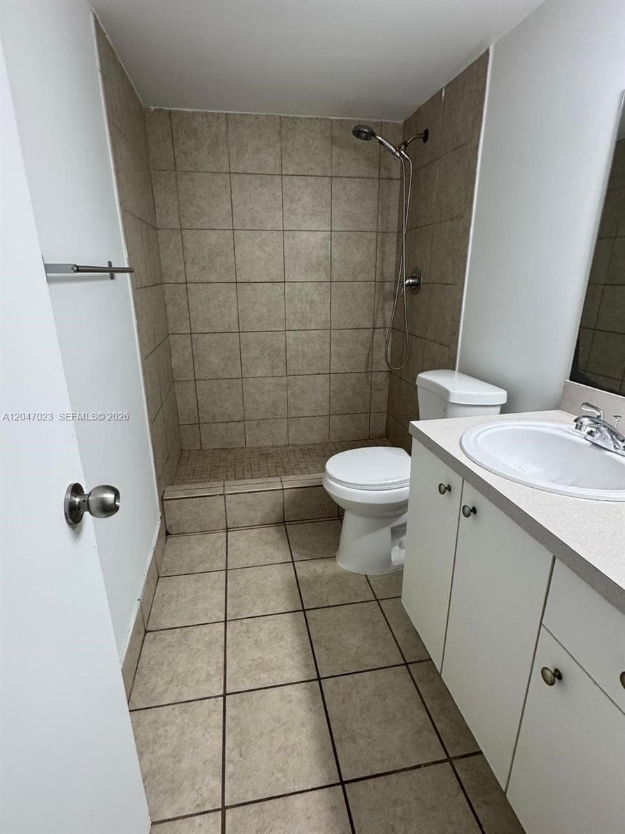 CLEAR LAKE PALMS CONDO · #203 in West Palm Beach - Photo 7