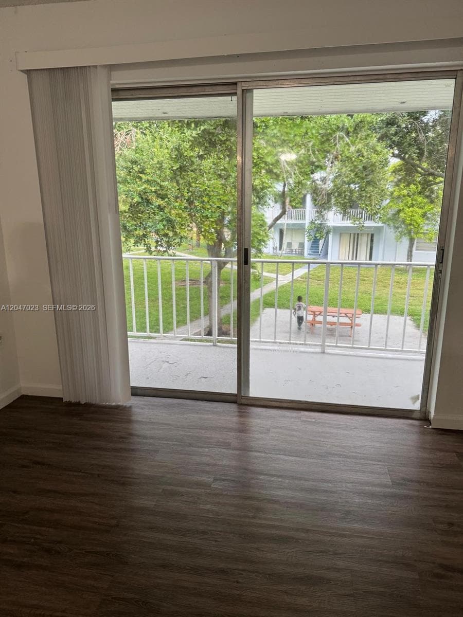 CLEAR LAKE PALMS CONDO · #203 in West Palm Beach - Photo 14