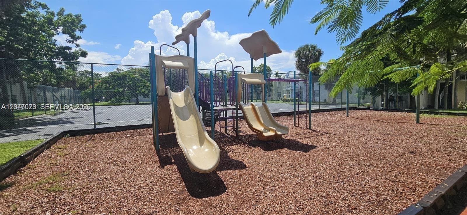 CLEAR LAKE PALMS CONDO · #203 in West Palm Beach - Photo 25