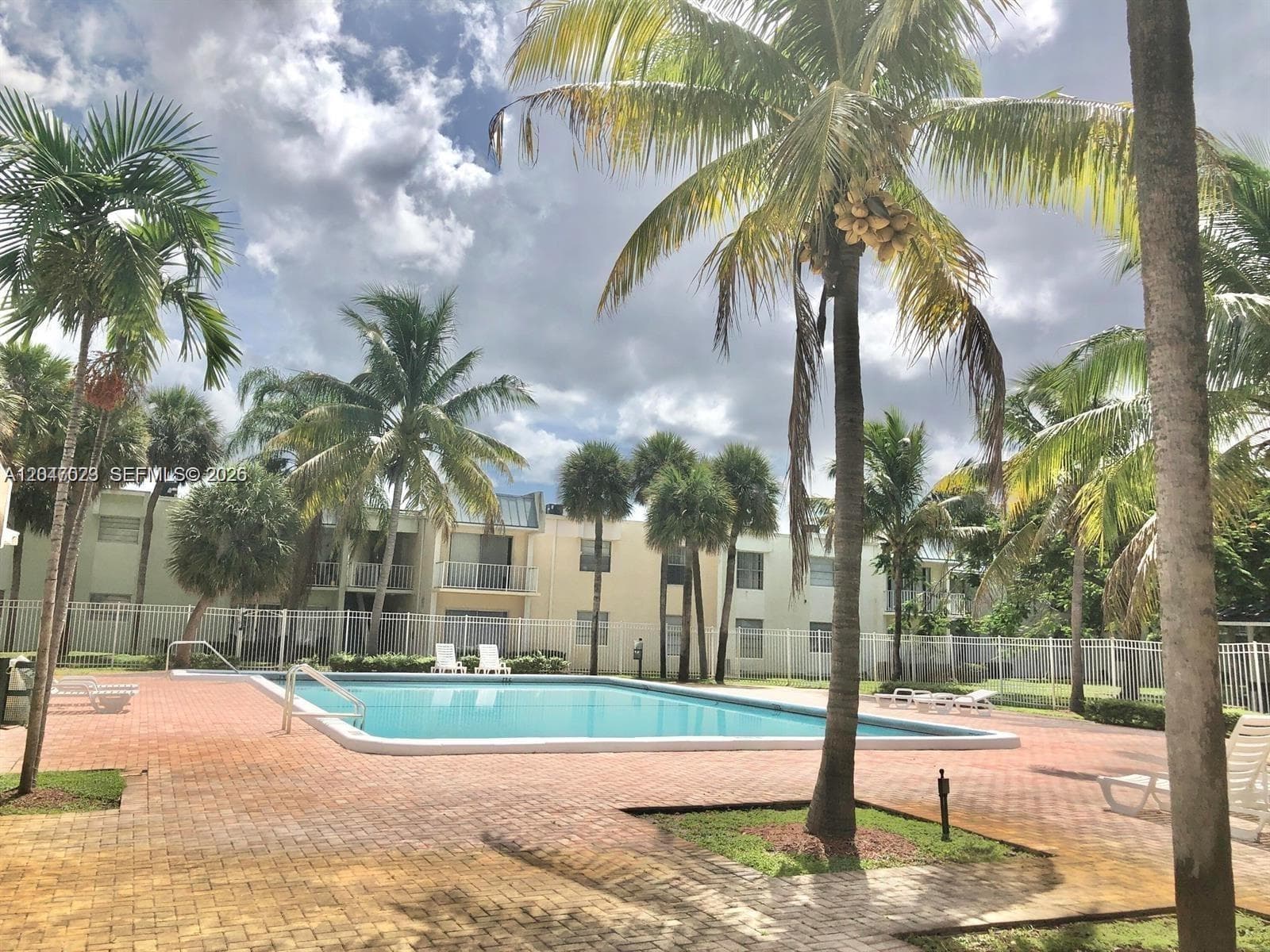 CLEAR LAKE PALMS CONDO · #203 in West Palm Beach - Photo 21