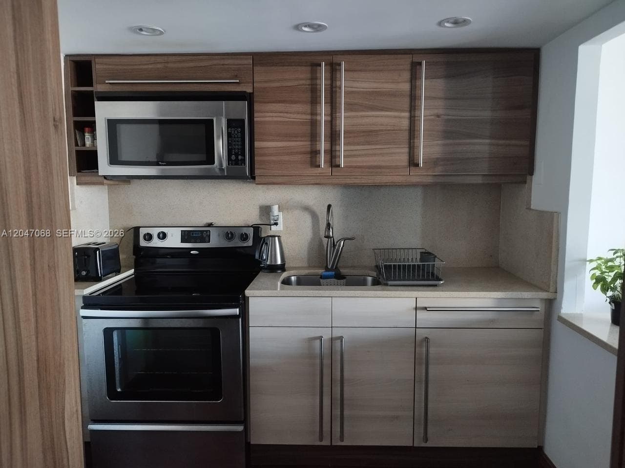 THE CARRIAGE HOUSE CONDO · #1110 in Miami Beach - Photo 10