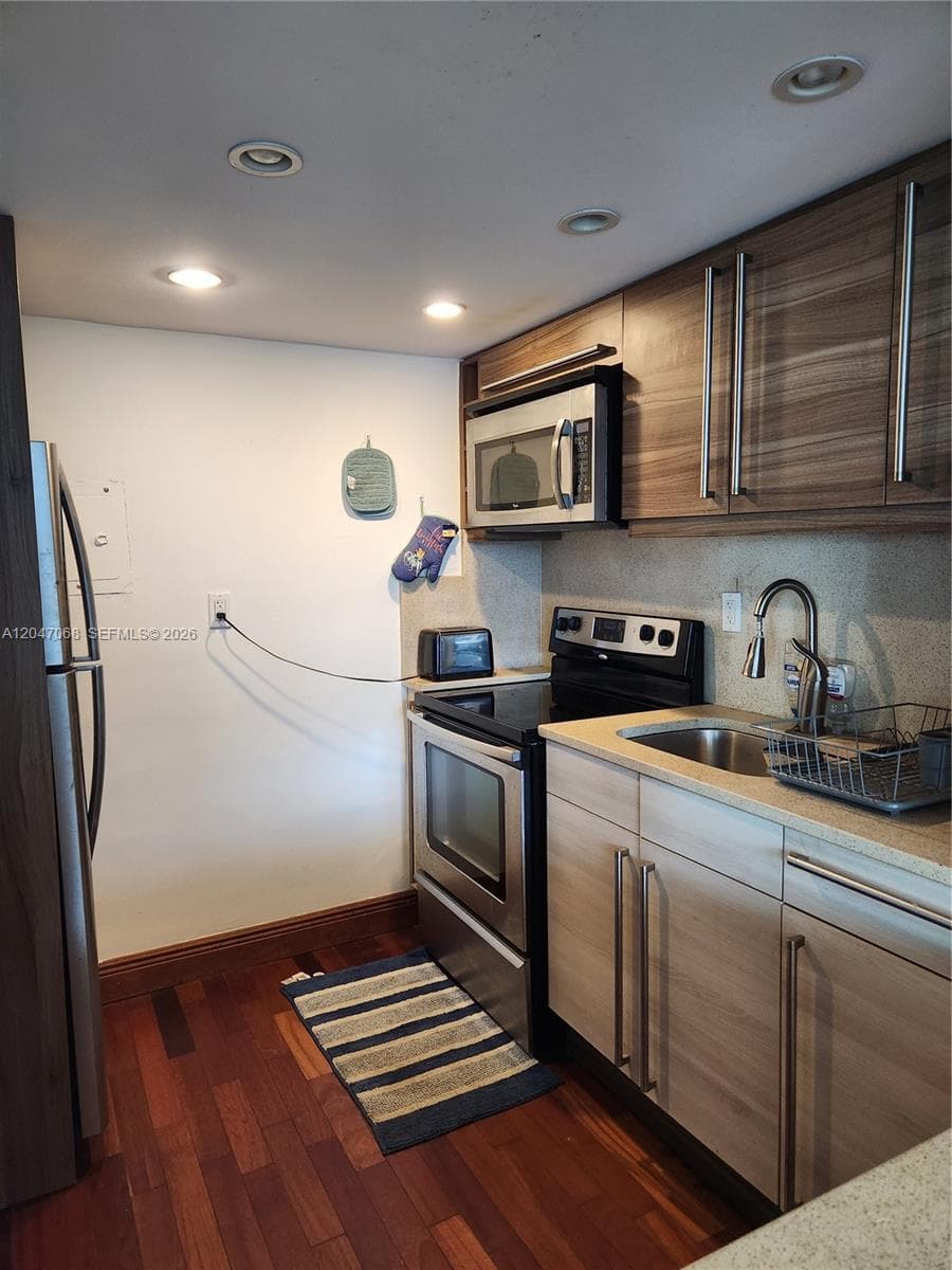 THE CARRIAGE HOUSE CONDO · #1110 in Miami Beach - Photo 11