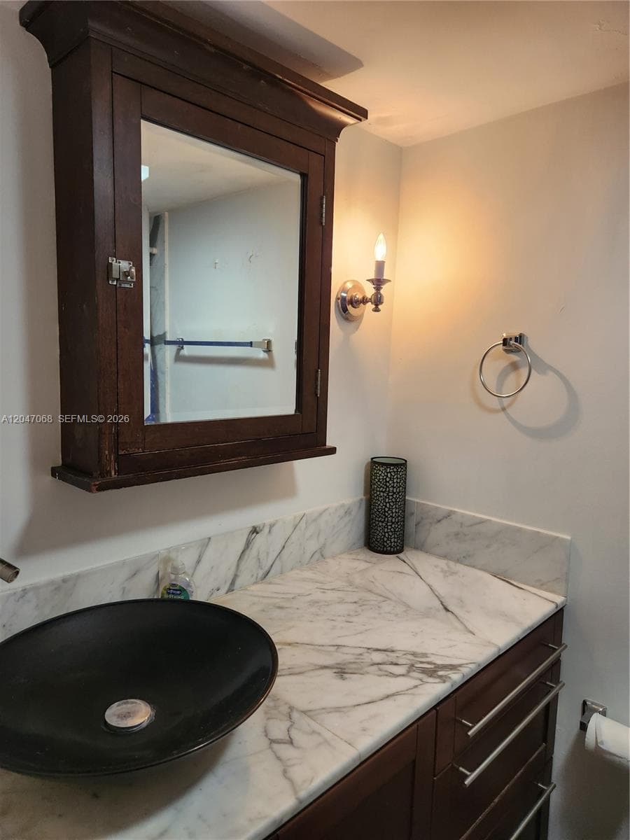 THE CARRIAGE HOUSE CONDO · #1110 in Miami Beach - Photo 21