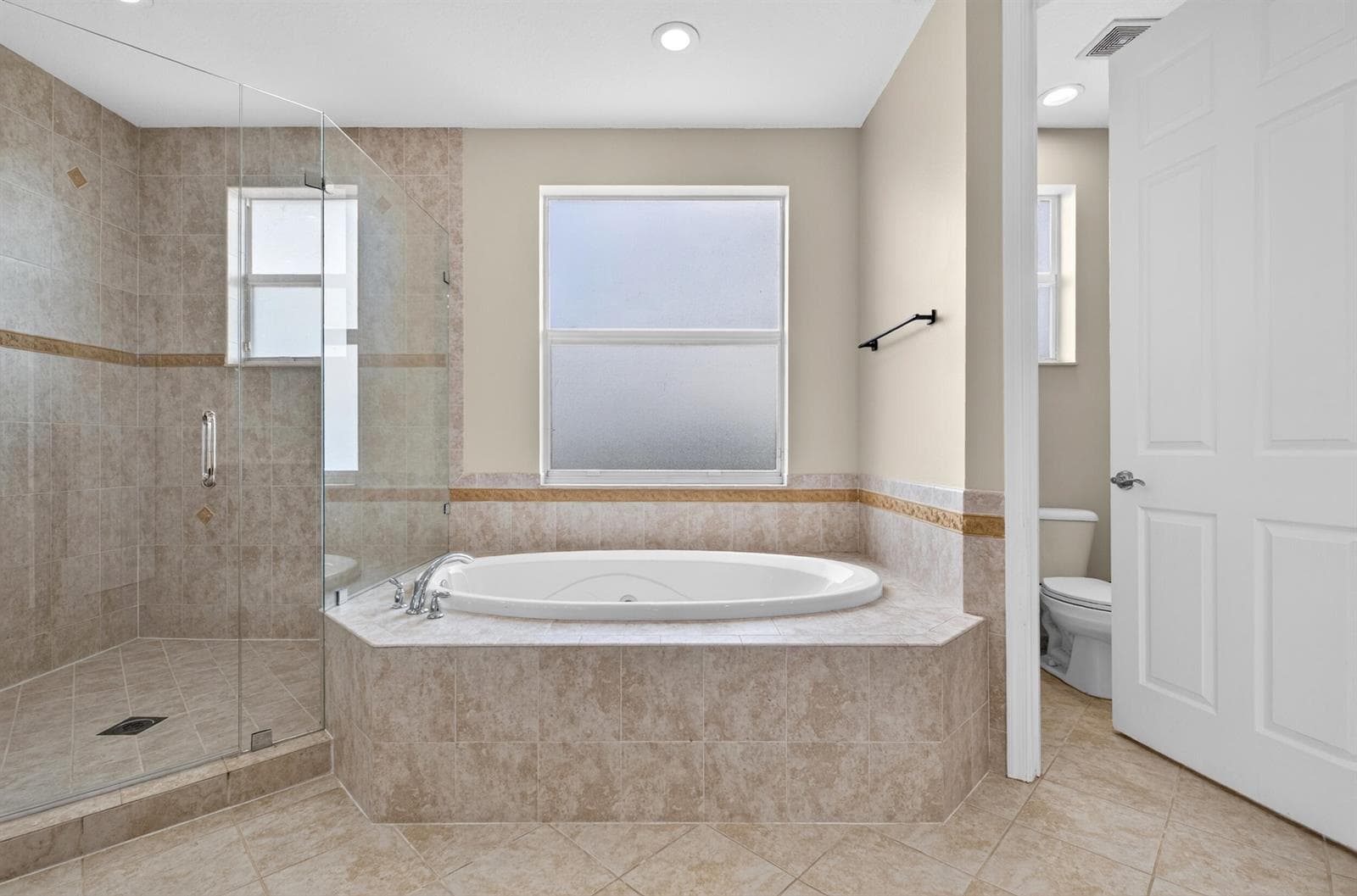 069_Primary_Bathroom_5