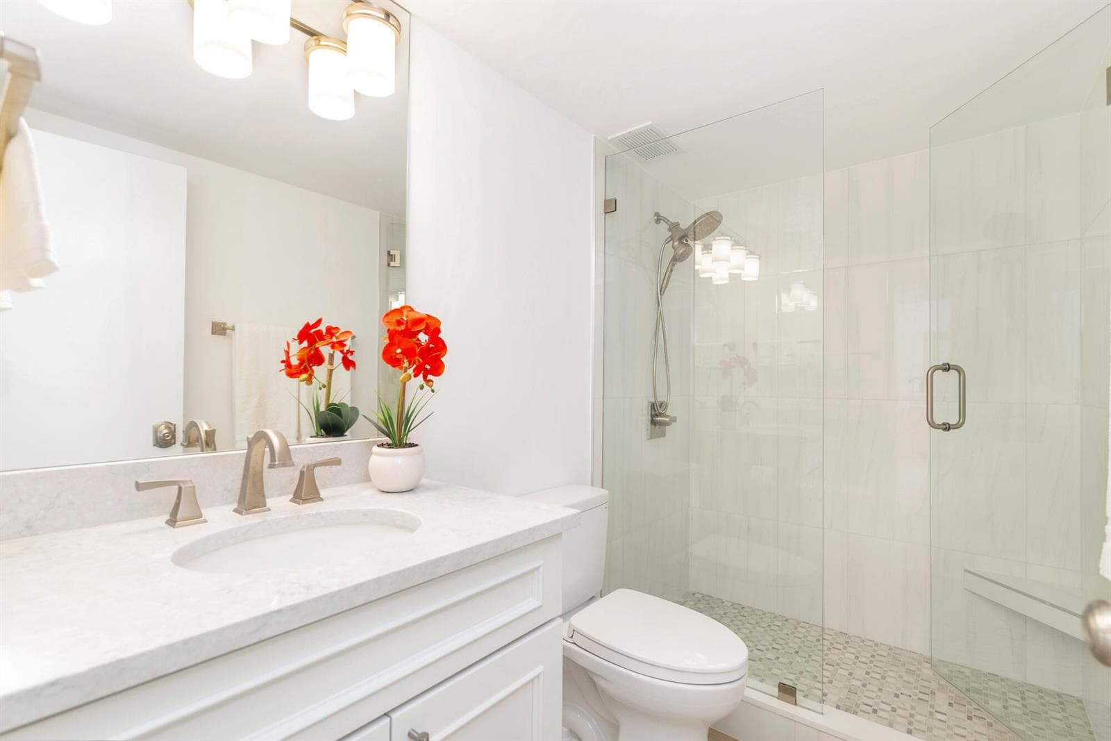 354 Chilean Ave 6C Guest Bath