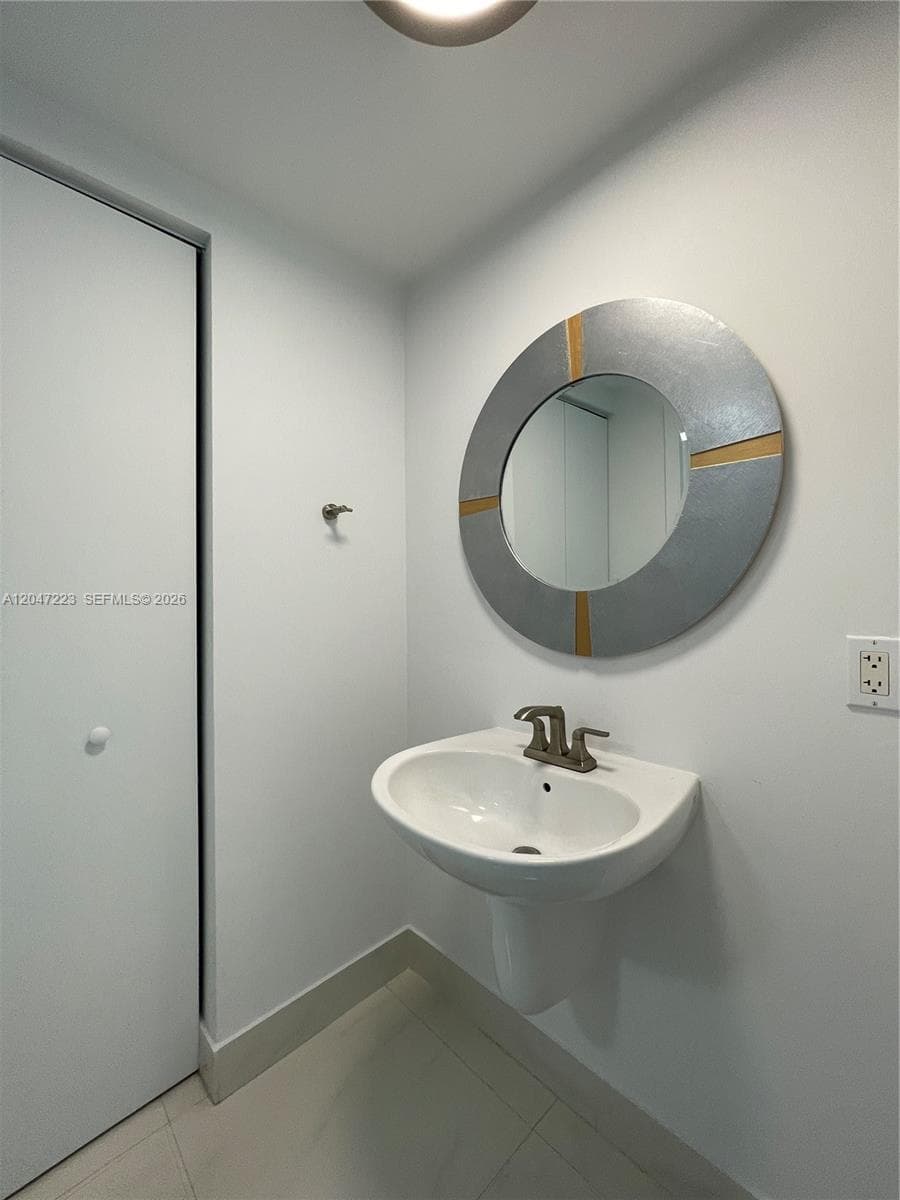 NEO VERTIKA CONDO · #3115 in Miami - Photo 32