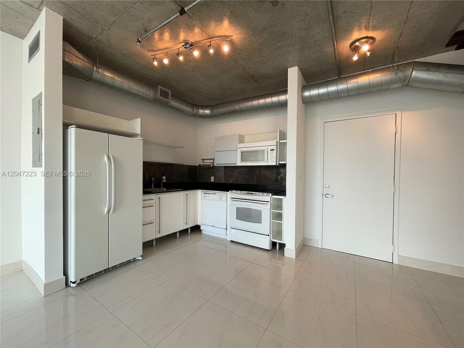 NEO VERTIKA CONDO · #3115 in Miami - Photo 10