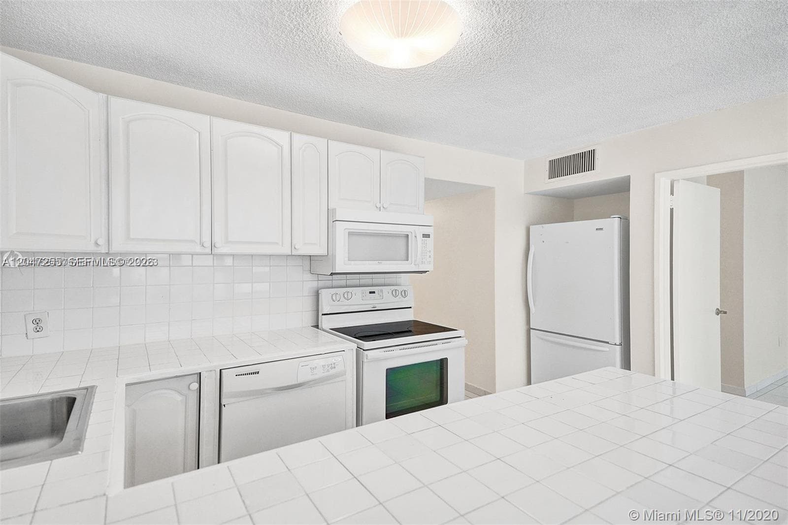Bayview Terrace Condo · #613 in Miami Beach - Photo 6