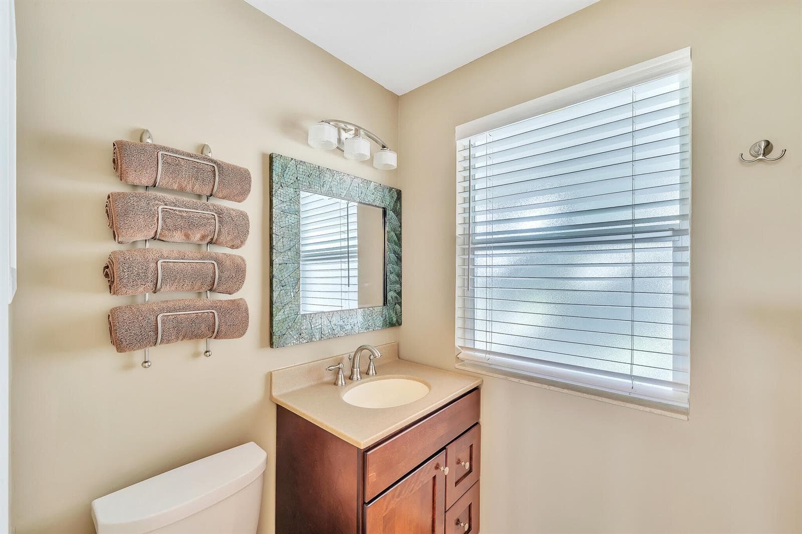 13 Primary Bathroom (1)