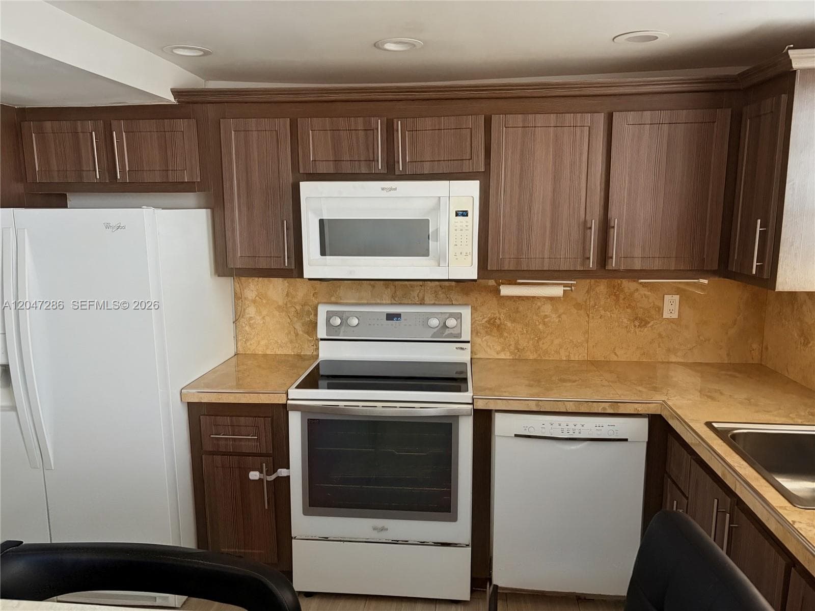 GOLDEN SURF TOWERS CONDO · #1212 in Hallandale Beach - Photo 2
