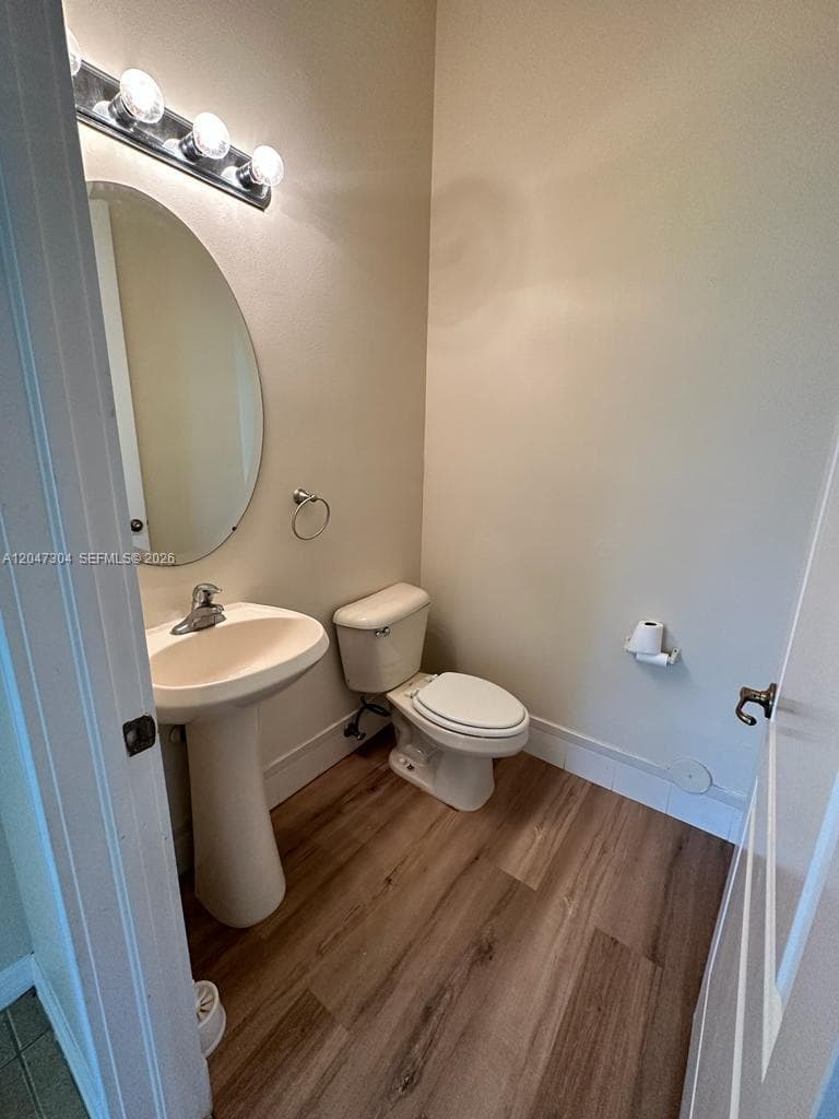 1.5 bath 1.floor