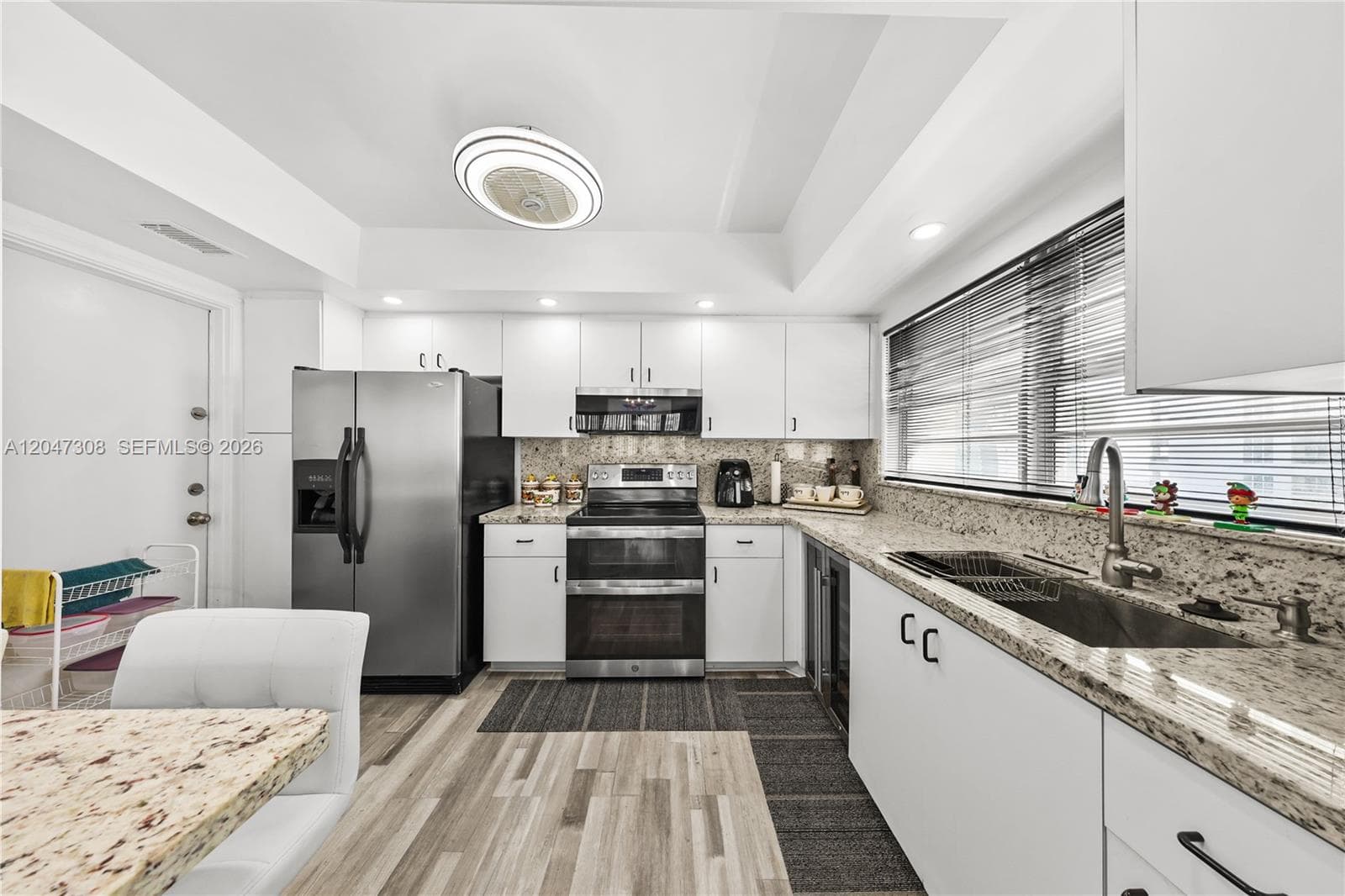 IMPERIAL TOWERS CONDO · #914 in Hallandale Beach - Photo 3