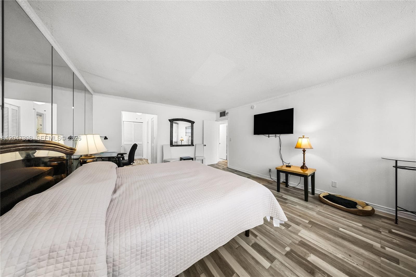 IMPERIAL TOWERS CONDO · #914 in Hallandale Beach - Photo 14