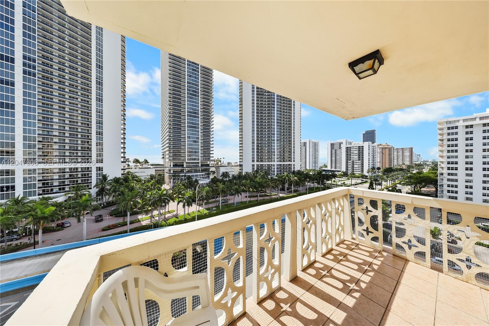 IMPERIAL TOWERS CONDO · #914 in Hallandale Beach - Photo 18
