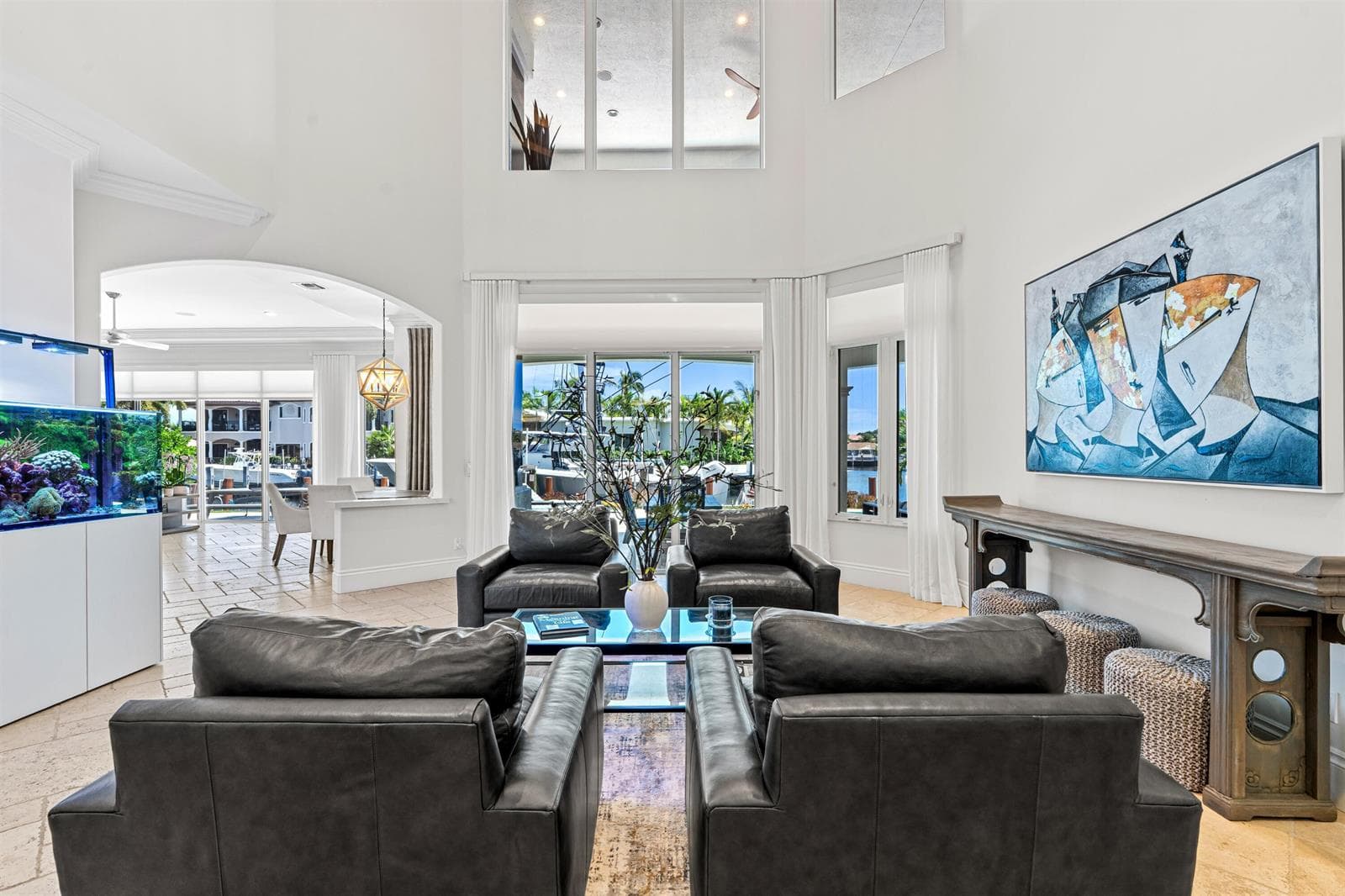LIVING_ROOM_STRAIGHT