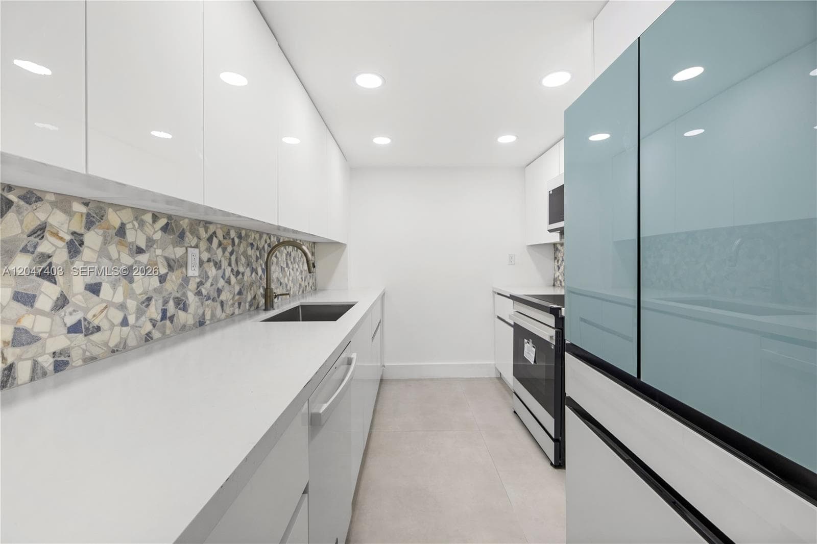 THE ROYAL CLUB CONDO · #201 in Miami Beach - Photo 3