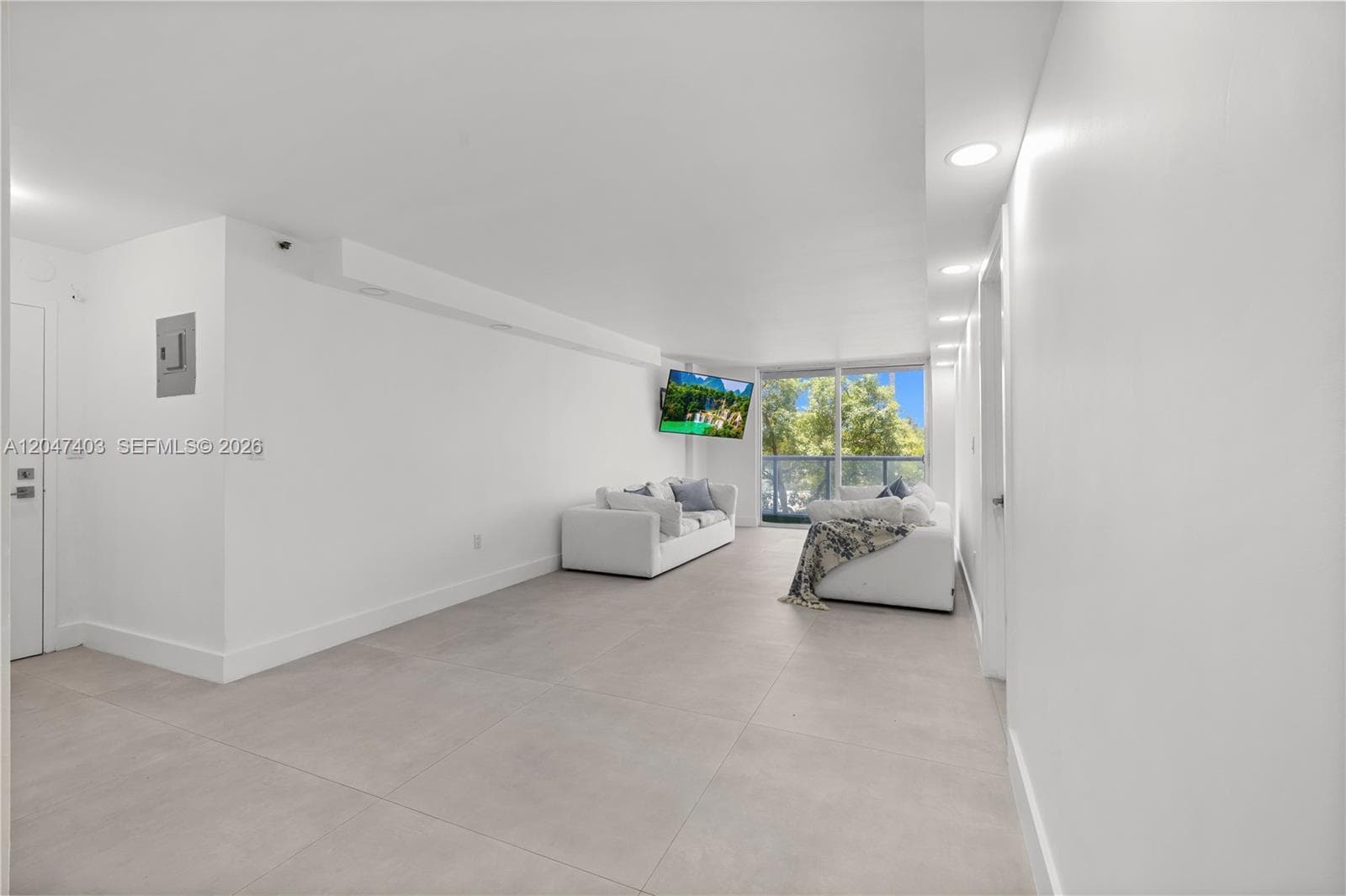 THE ROYAL CLUB CONDO · #201 in Miami Beach - Photo 1