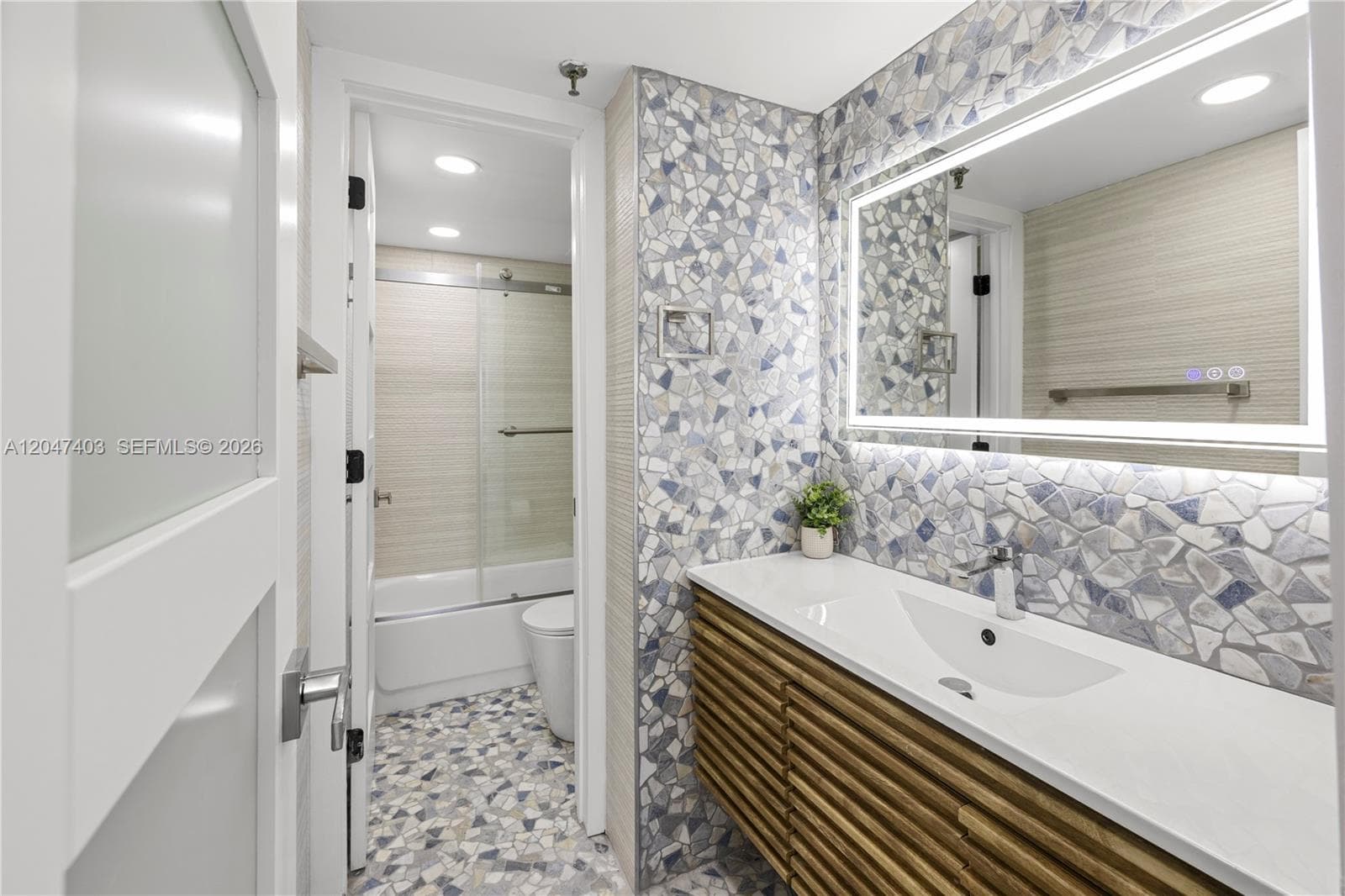 THE ROYAL CLUB CONDO · #201 in Miami Beach - Photo 5