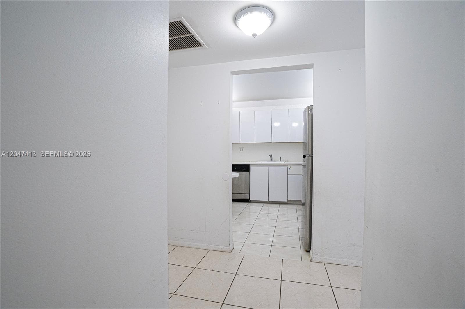 OLYMPUS CONDO · #316 in Hallandale Beach - Photo 4