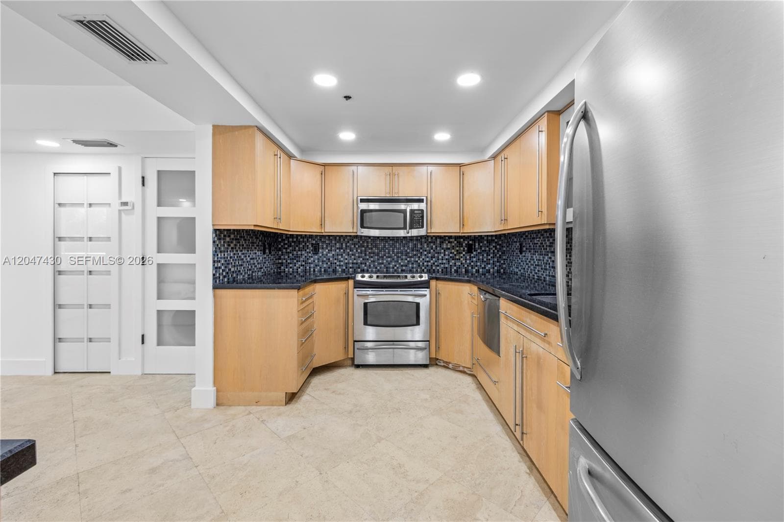THE ROYAL CLUB CONDO · #406 in Miami Beach - Photo 9