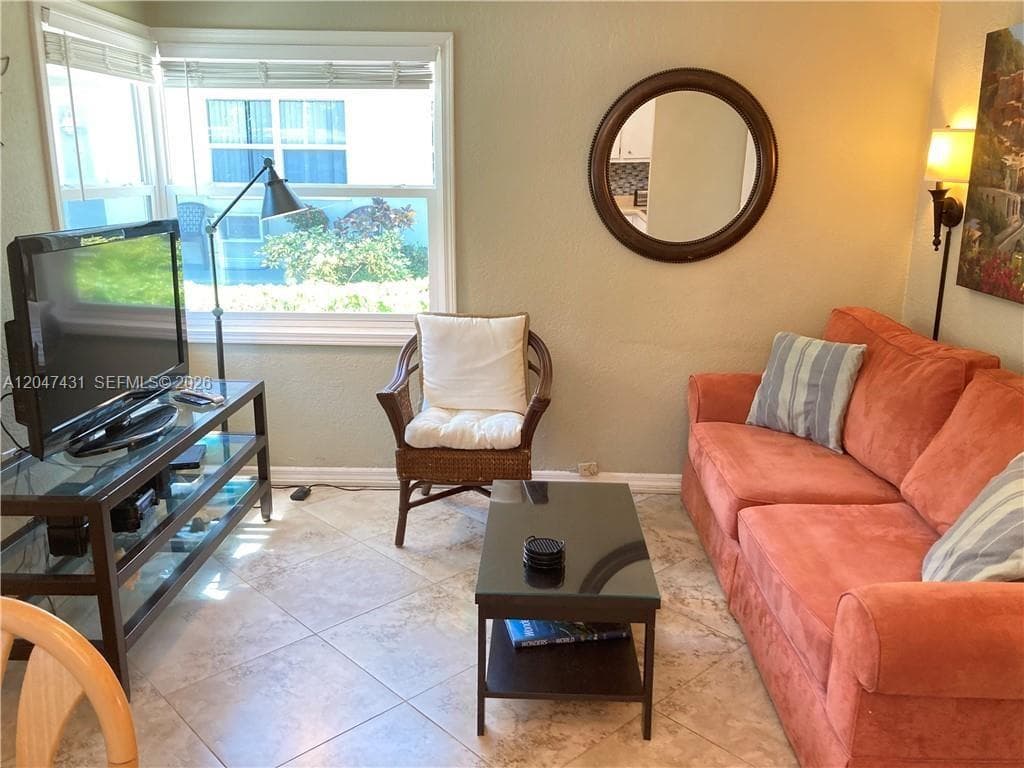 Mid Mari · #2 in Pompano Beach - Photo 7
