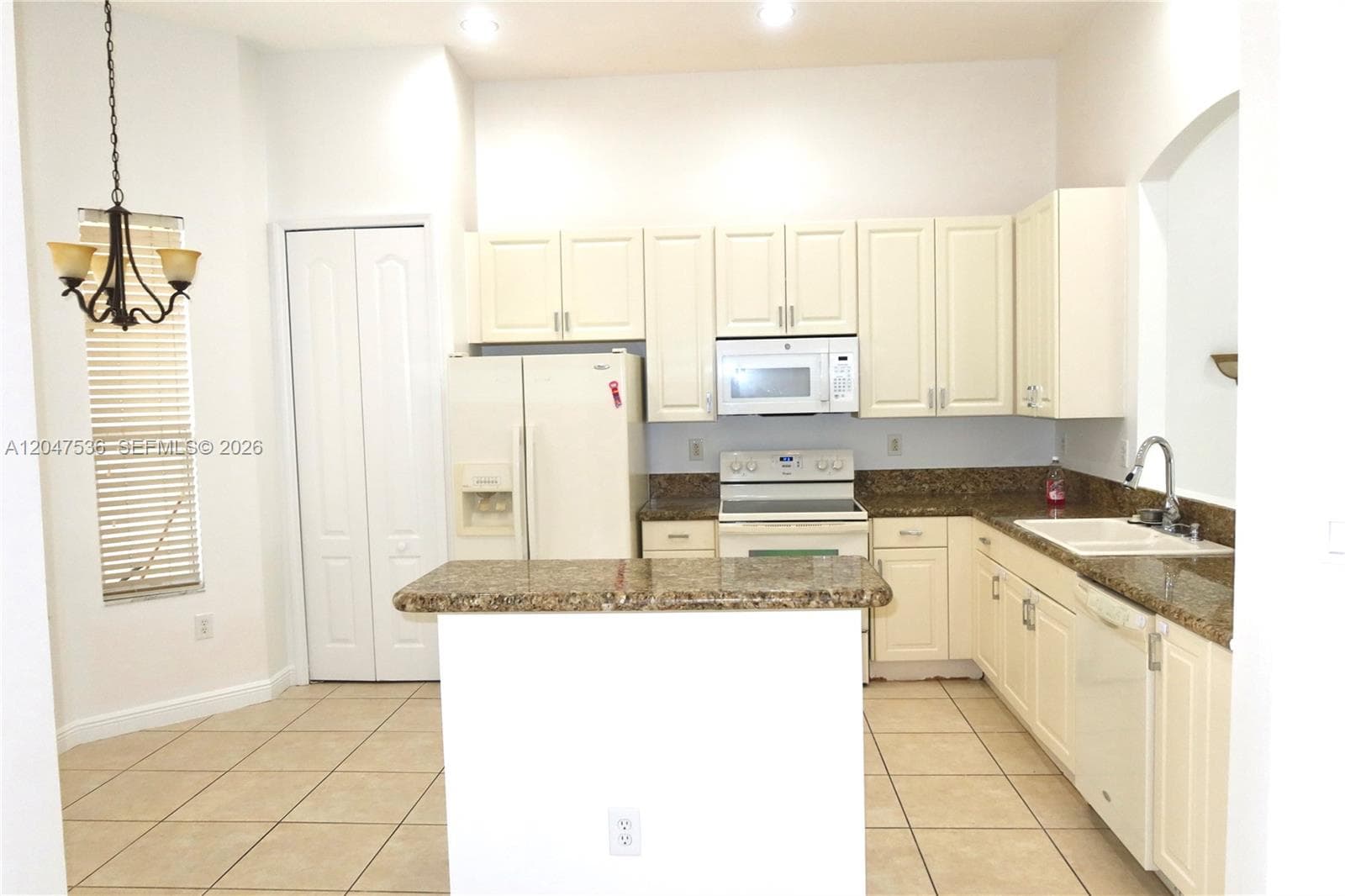 3488 NE 1st St #3488 photo 5