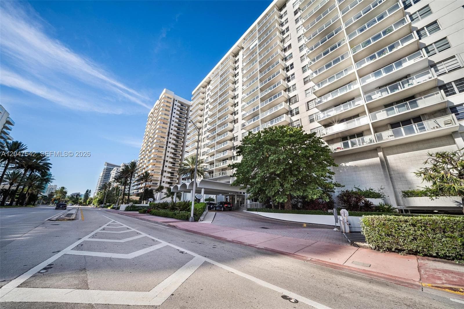 ARLEN BEACH CONDO · #1415 in Miami Beach - Photo 1