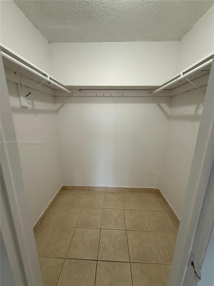 Villa Catalina Condo · #406 in Hialeah - Photo 26