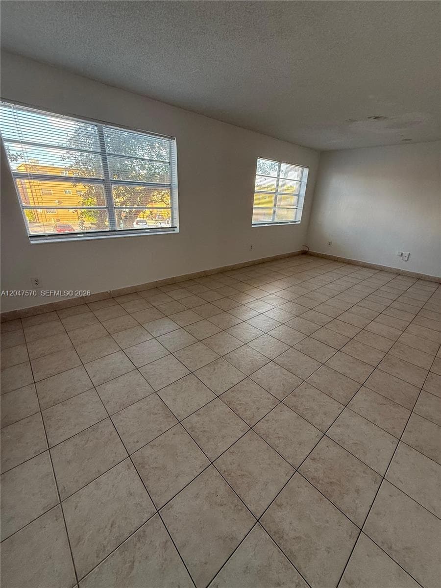 Villa Catalina Condo · #406 in Hialeah - Photo 15