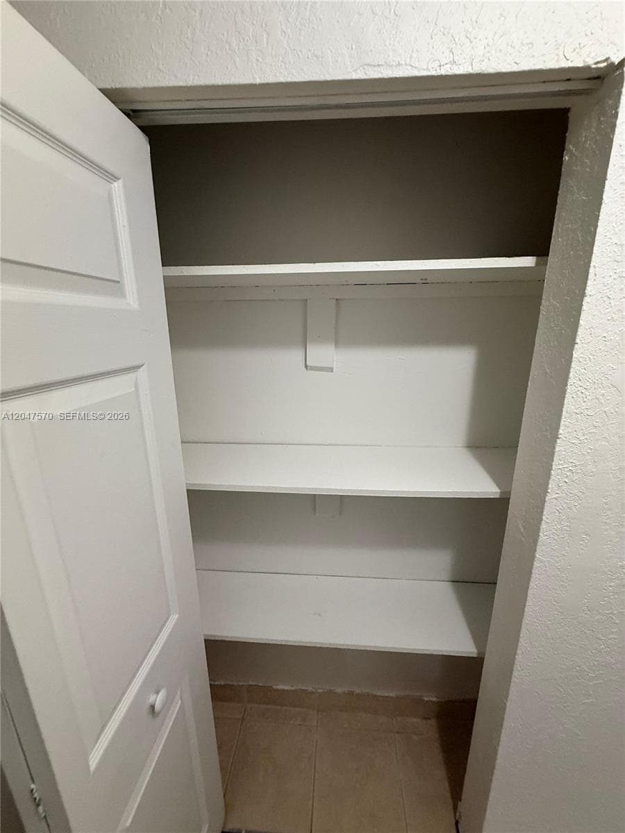 Villa Catalina Condo · #406 in Hialeah - Photo 19