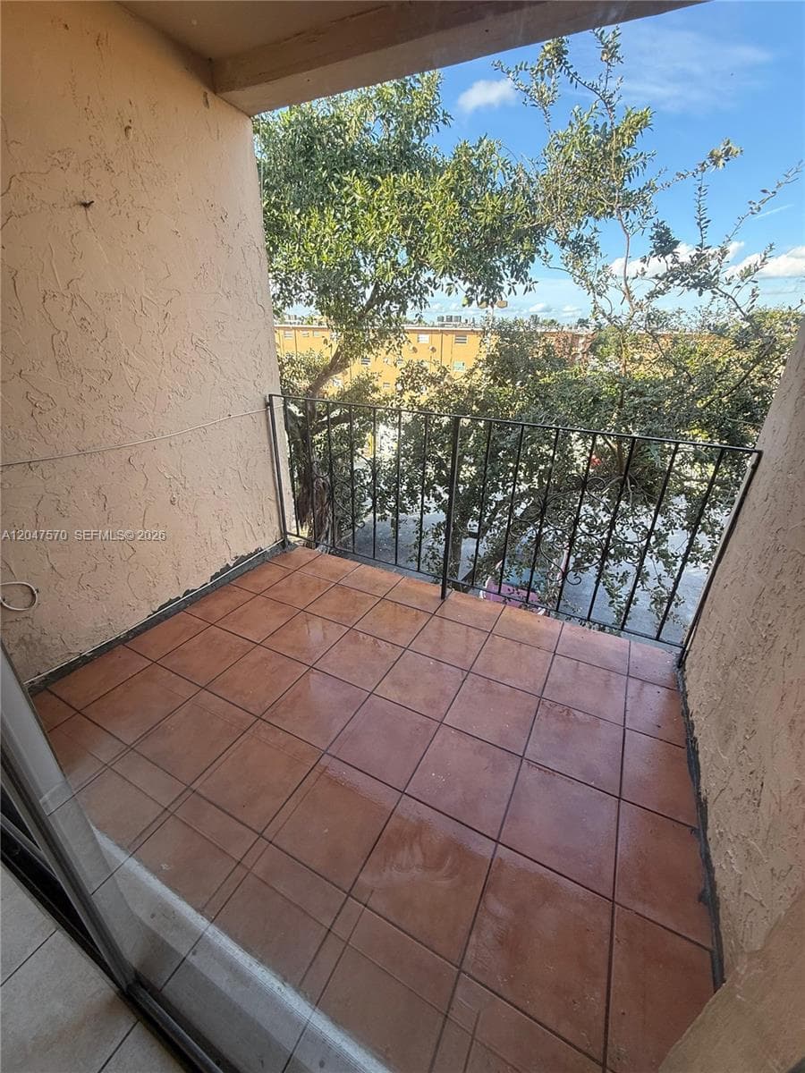 Villa Catalina Condo · #406 in Hialeah - Photo 29