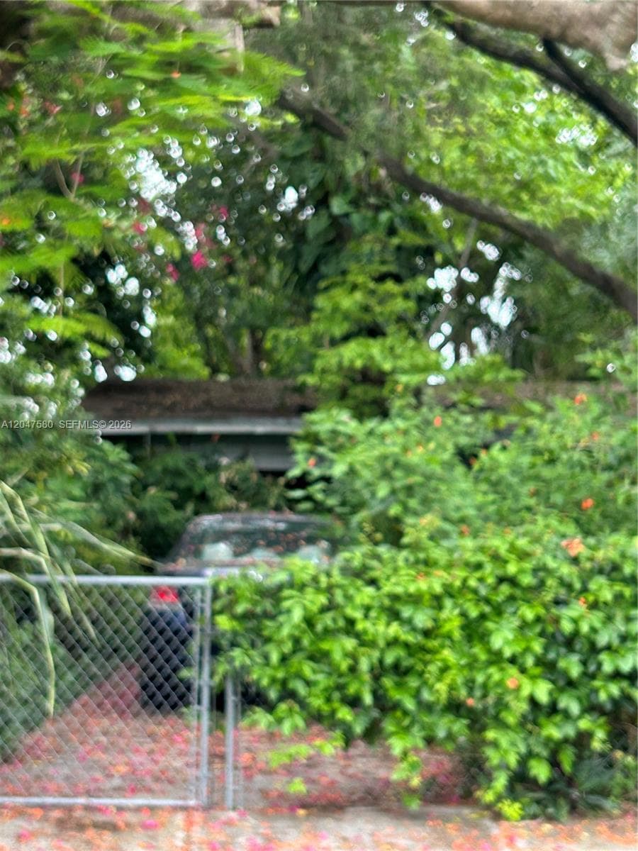 8285 SW 47th St photo 6